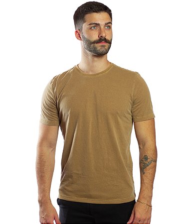 camiseta marrom manga longa