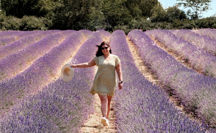 5 ideias de títulos:
1. Descubra a Magia da Pousada Campos de Provence em Campos do Jordão
2. Roteiro de Verão: Os Campos de Lavanda da Provence te Esperam
3. Campos do Jordão vs. Provence: Qual 