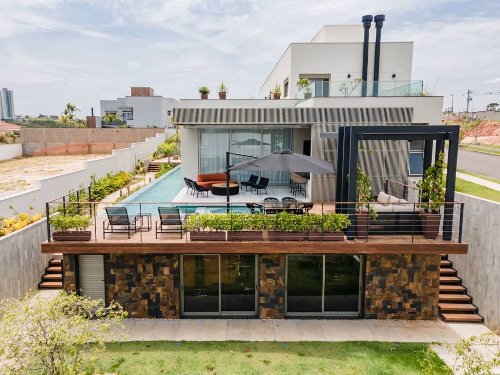 projeto de casa térrea com área gourmet na frente