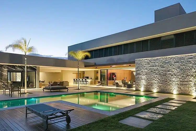 Como construir uma casa em L