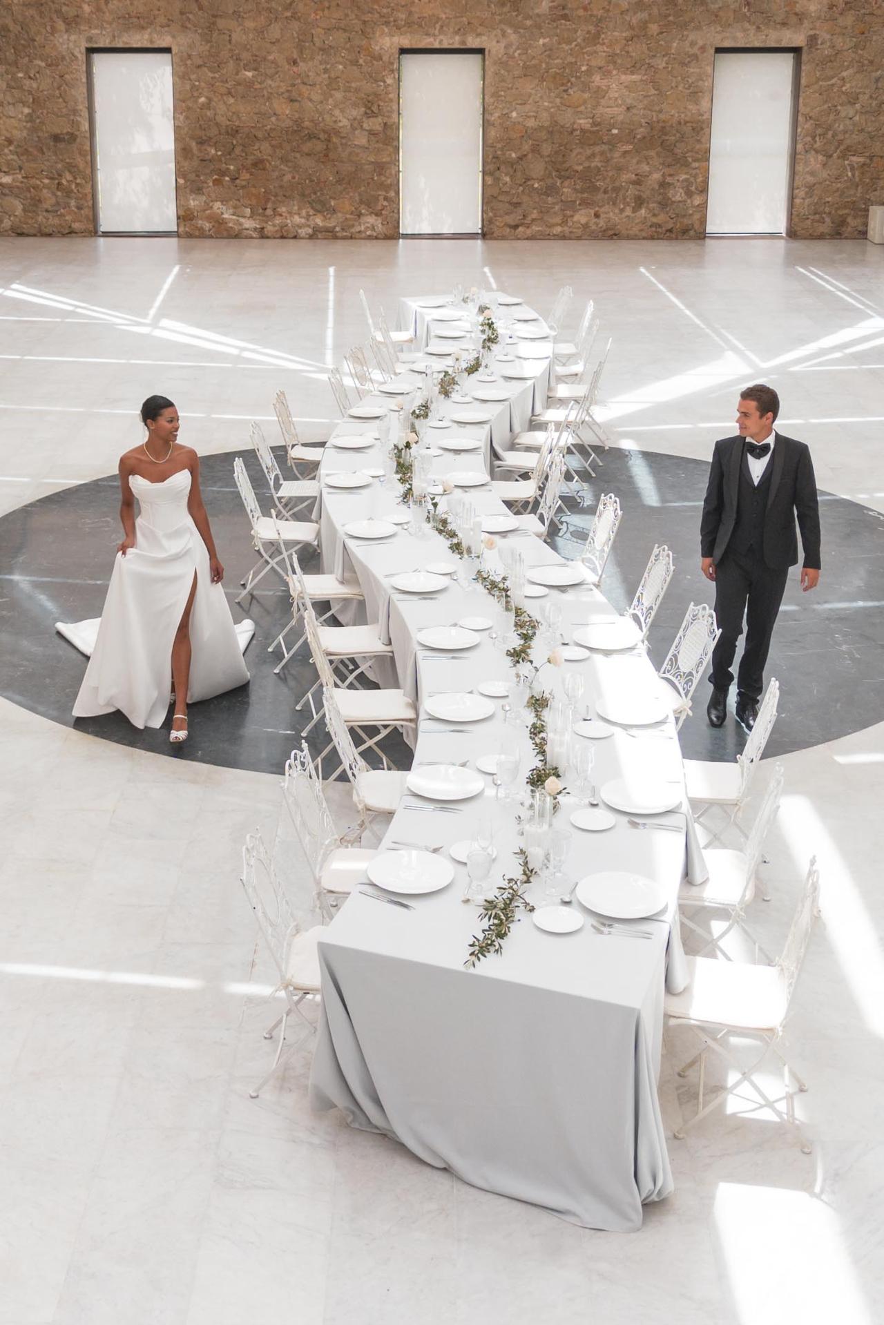 Vestido de Noiva Minimalista: Elegância Atemporal para o Grande Dia