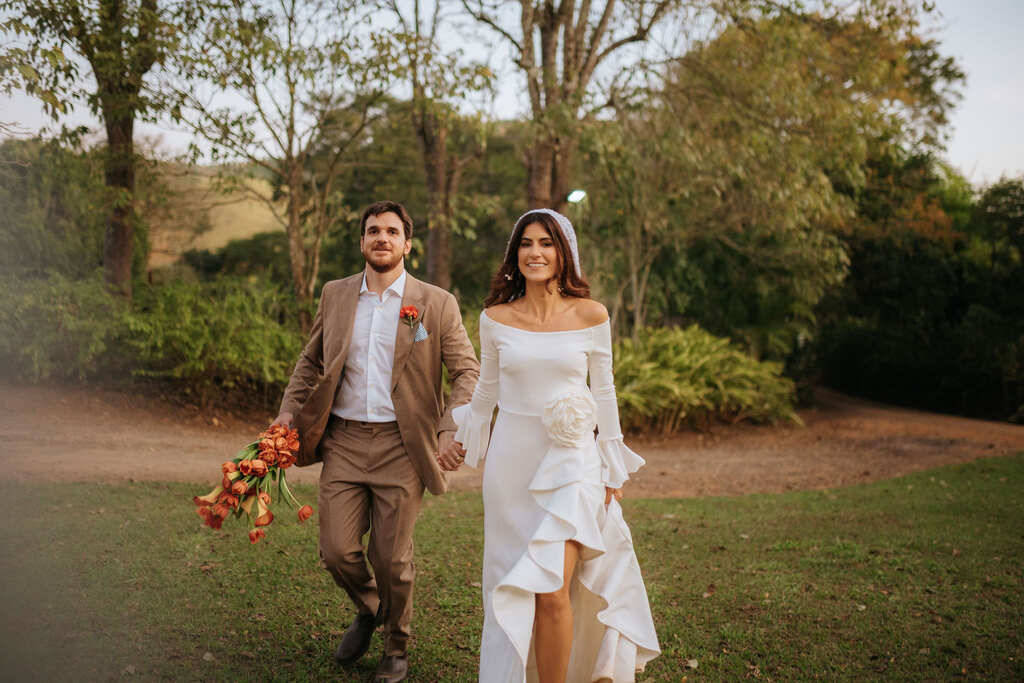 Como Escolher o Vestido Perfeito para um Casamento no Campo