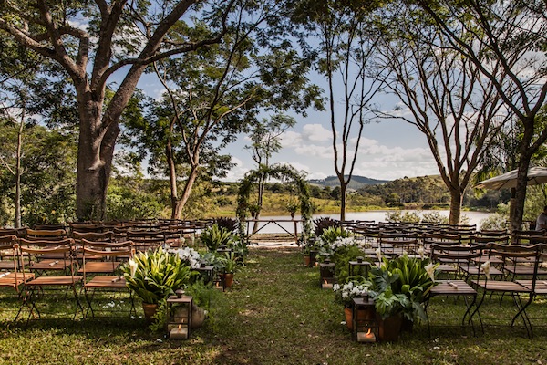 Como Escolher o Vestido Perfeito para um Casamento no Campo