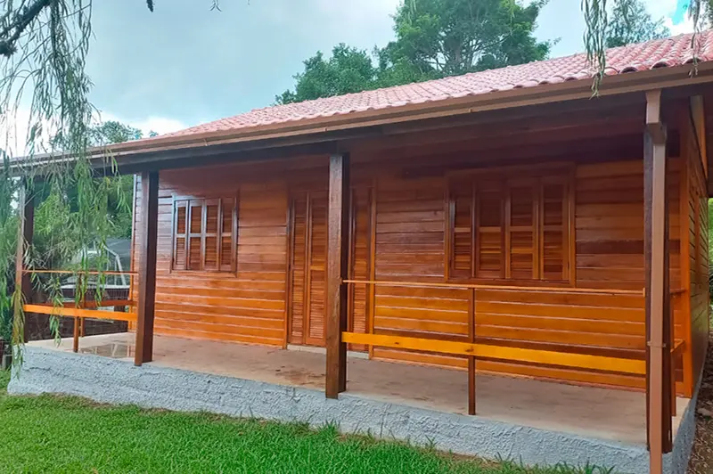 modelos de casas de madeira 3 quartos