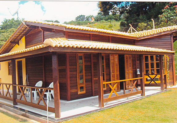 Casas pré-fabricadas de madeira