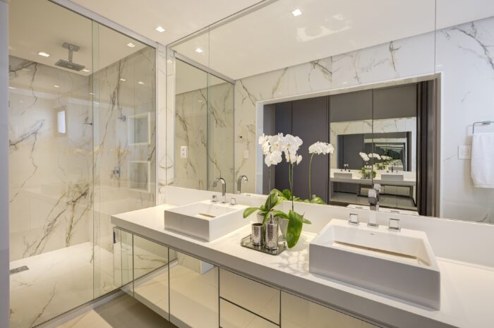 castiçal de parede para banheiro pequeno