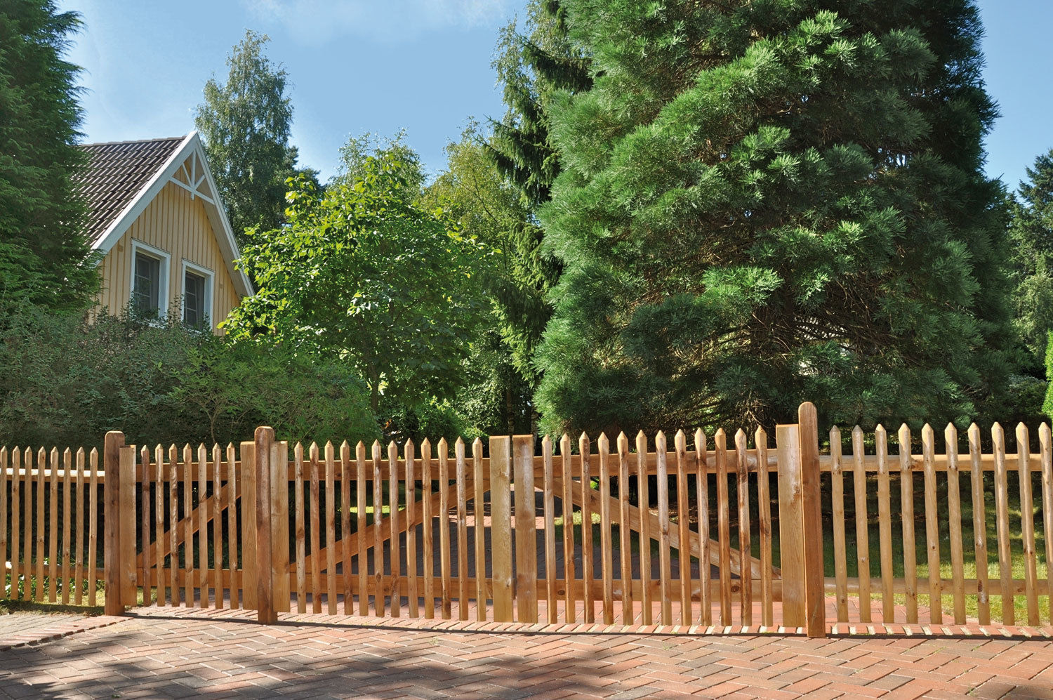 cerca de madeira para jardim