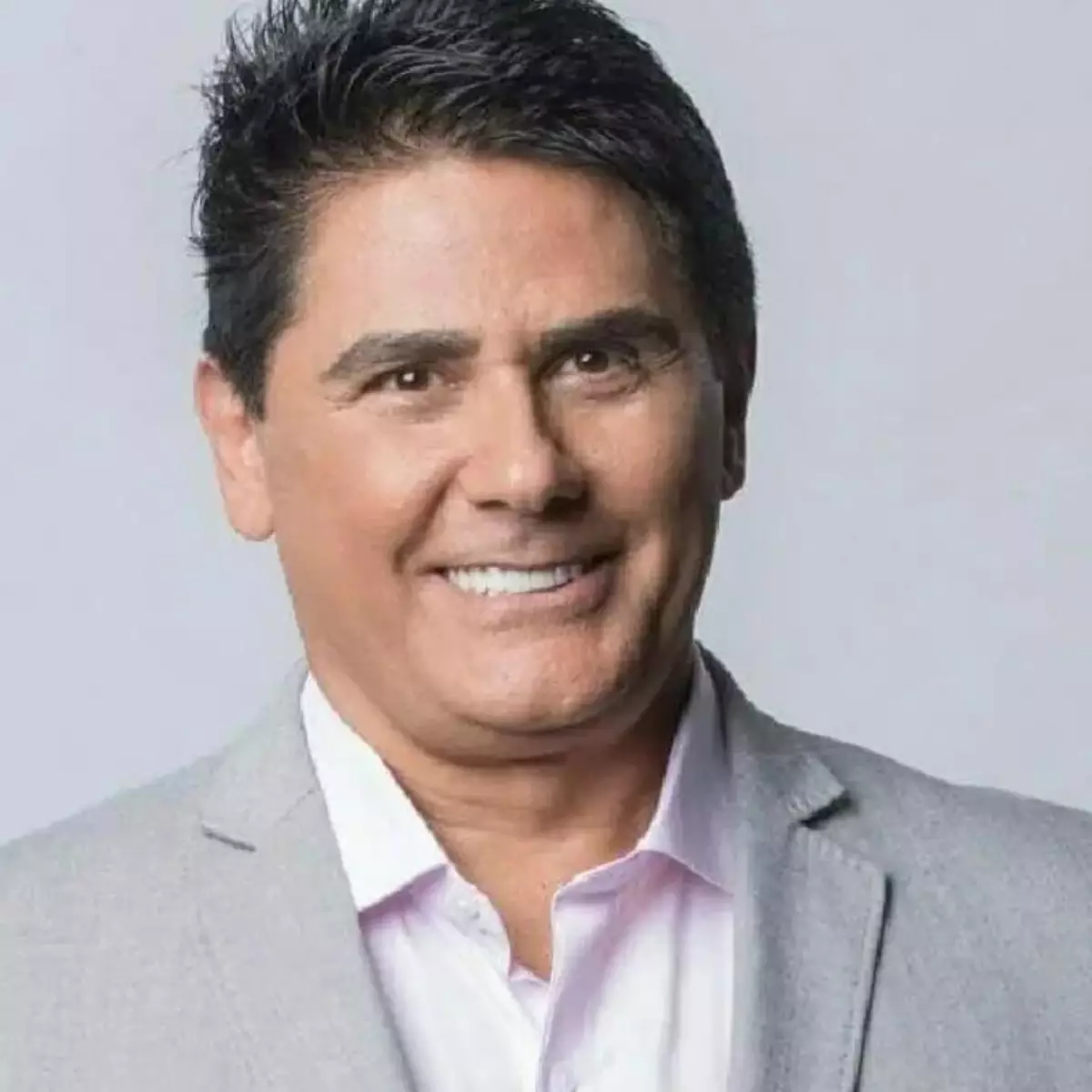 César Filho e Elaine Mickely: Uma Análise da Vida Familiar e os Netos a Caminho