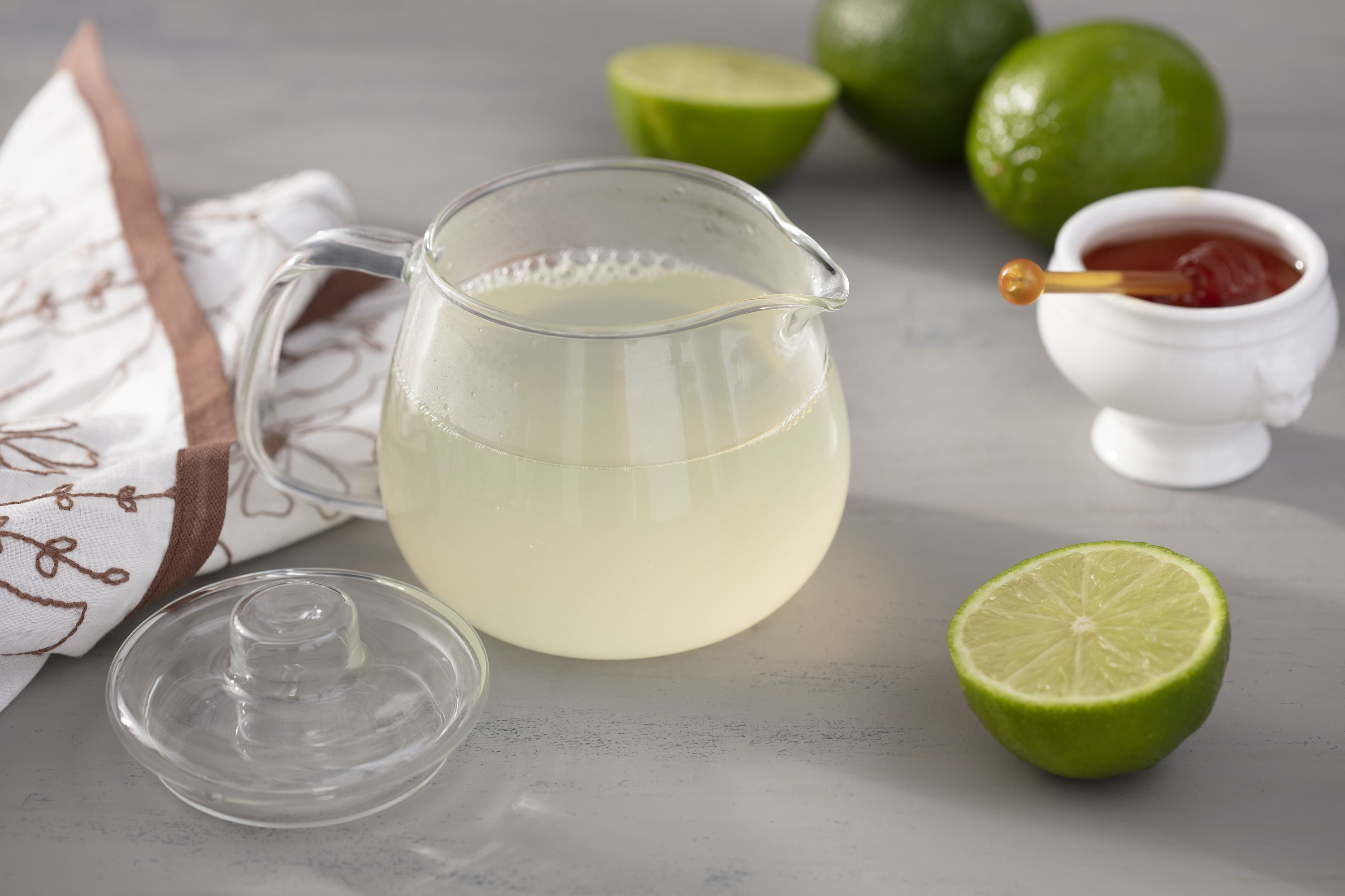 Chá de Limão para Gripe: Receitas Potentes com Alho e Gengibre