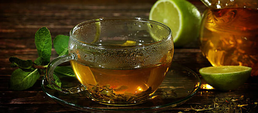 Variações do Chá de Limão: Para Desinchar, Relaxar e Fortalecer a Imunidade