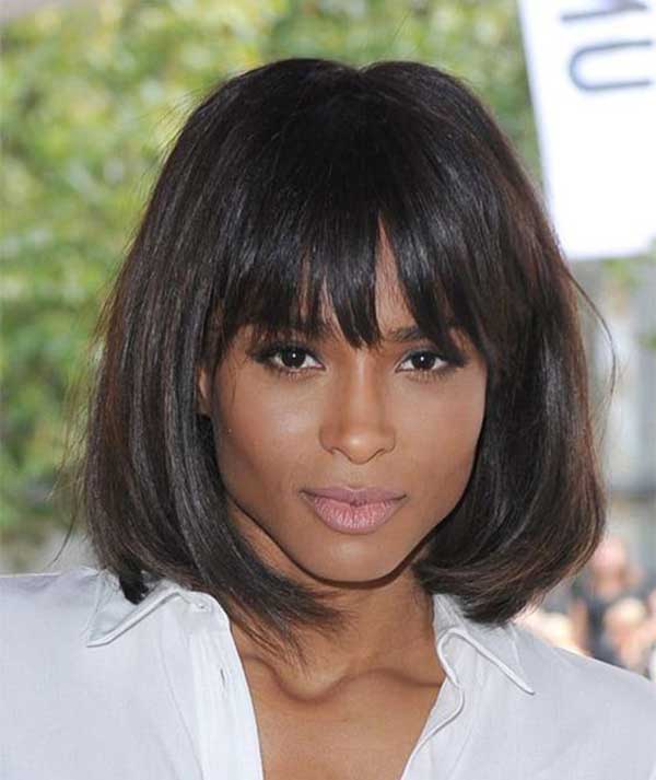 O Poder Rejuvenescedor da Franja Minimalista no Corte Chanel