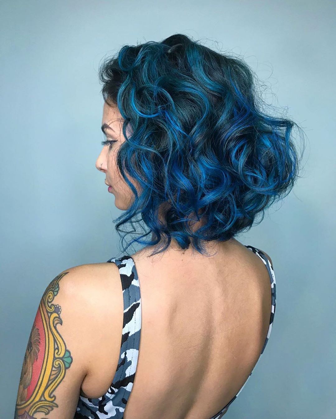 chanel de bico cacheado