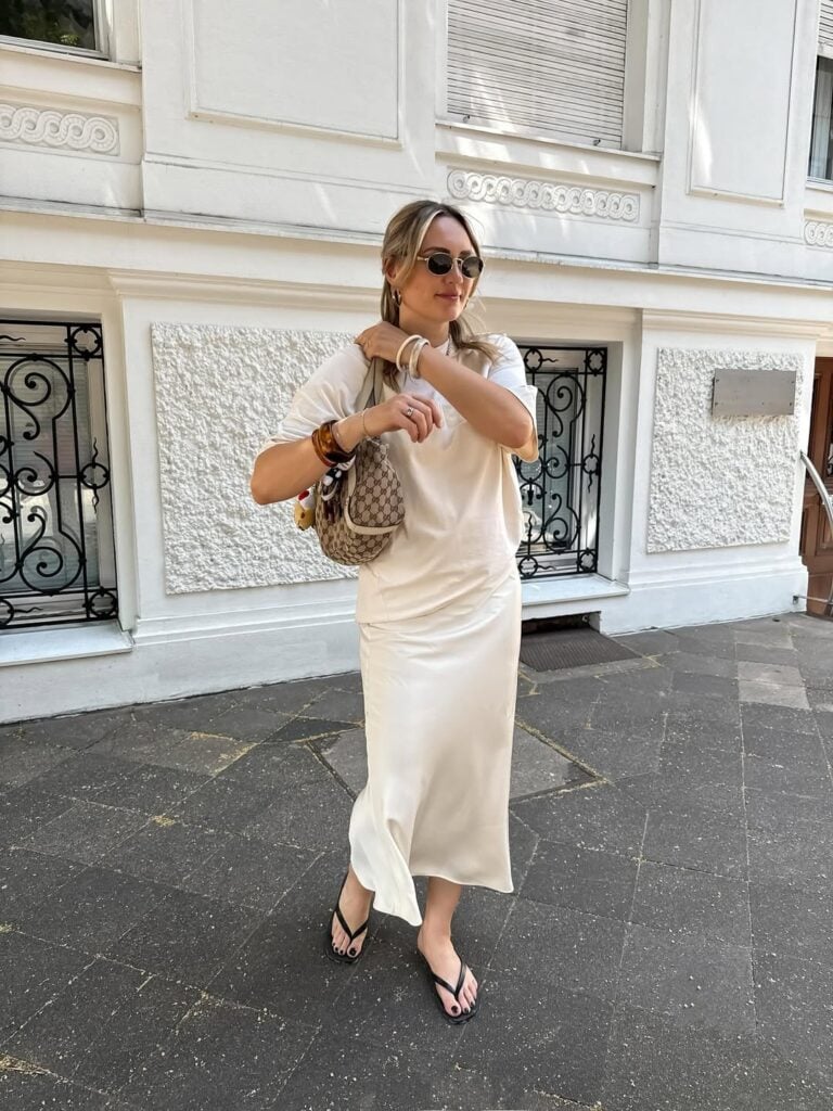 Chinelos dourados ortopédicos: conforto e estilo para o dia a dia