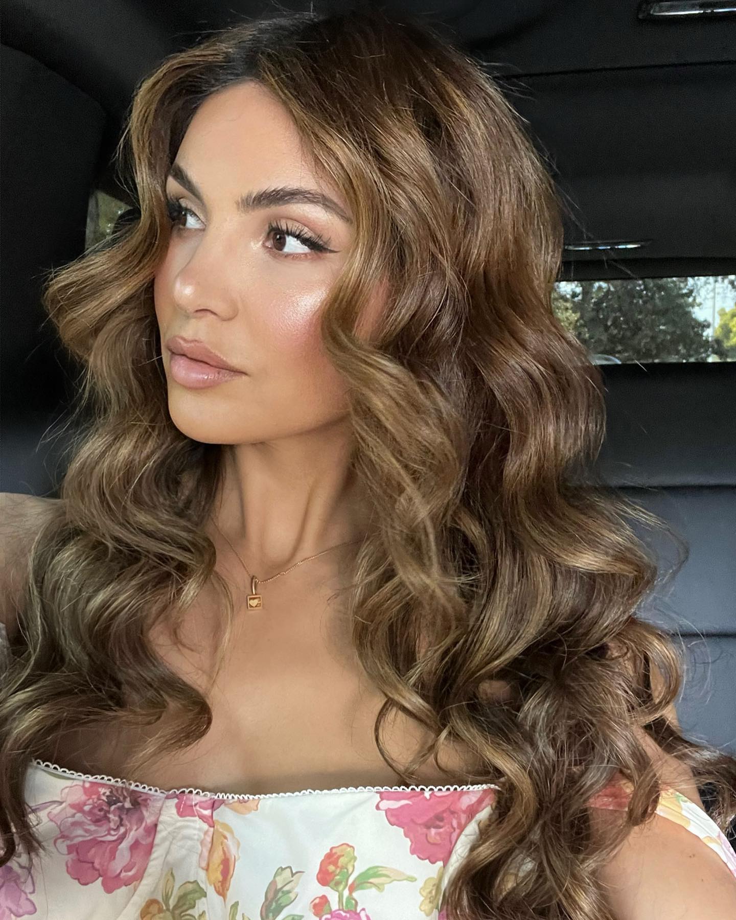 Descoloração em Cabelo Preto Tingido: Guia Completo