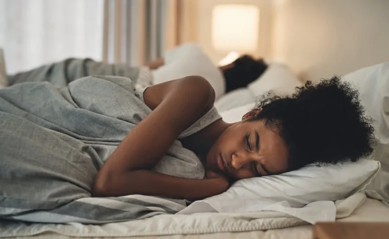 5 ideias de títulos:
1. Clinomania: Quando o desejo de ficar na cama se torna um transtorno.
2. Os Sinais da Clinomania: Como diferenciar da simples preguiça.
3. Causas e Tratamentos da Clinomania: Buscando ajuda profissional.
4. Clinomania e Saúde Mental: A conexão entre o desejo de ficar na cama e a depressão/ansiedade.
5. Superando a Clinomania: Estratégias para recuperar o controle da sua rotina.