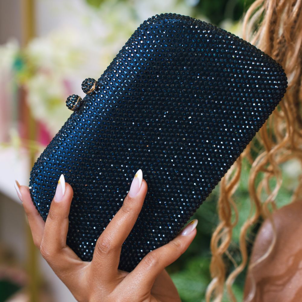 Clutch de metal dourado