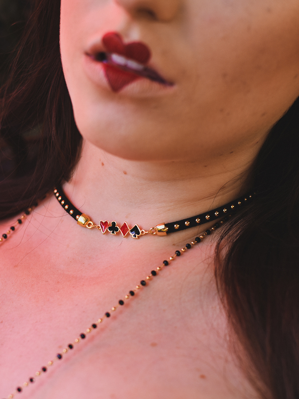 Choker de Prata vs. Ouro: Qual Escolher para Seu Estilo