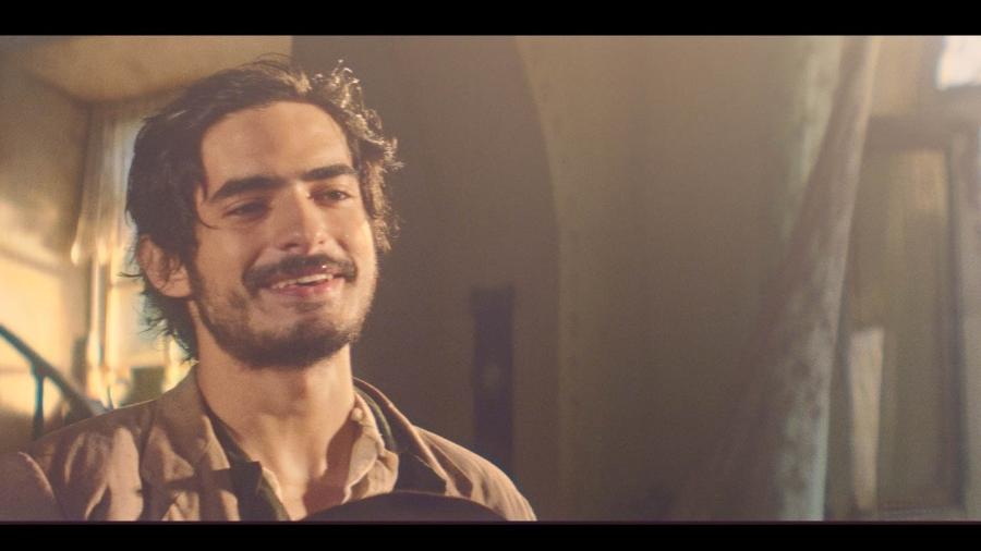 5 ideias de títulos:
1. A Evolução dos Colírios Capricho: De Galãs a Influenciadores
2. Os Colírios Capricho Mais Famosos: Onde Estão Hoje?
3. O Fenômeno do Reality Show Colírios Capricho: Bastidores e Vencedores
4. Vida de Garoto: O Legado dos Primeiros Colírios da Capricho
5. Capricho: Do Papel para a Internet - A Trajetória dos Colírios