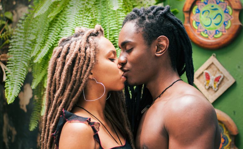 Como Evitar Erros Comuns no Beijo de Língua: O Que Não Fazer