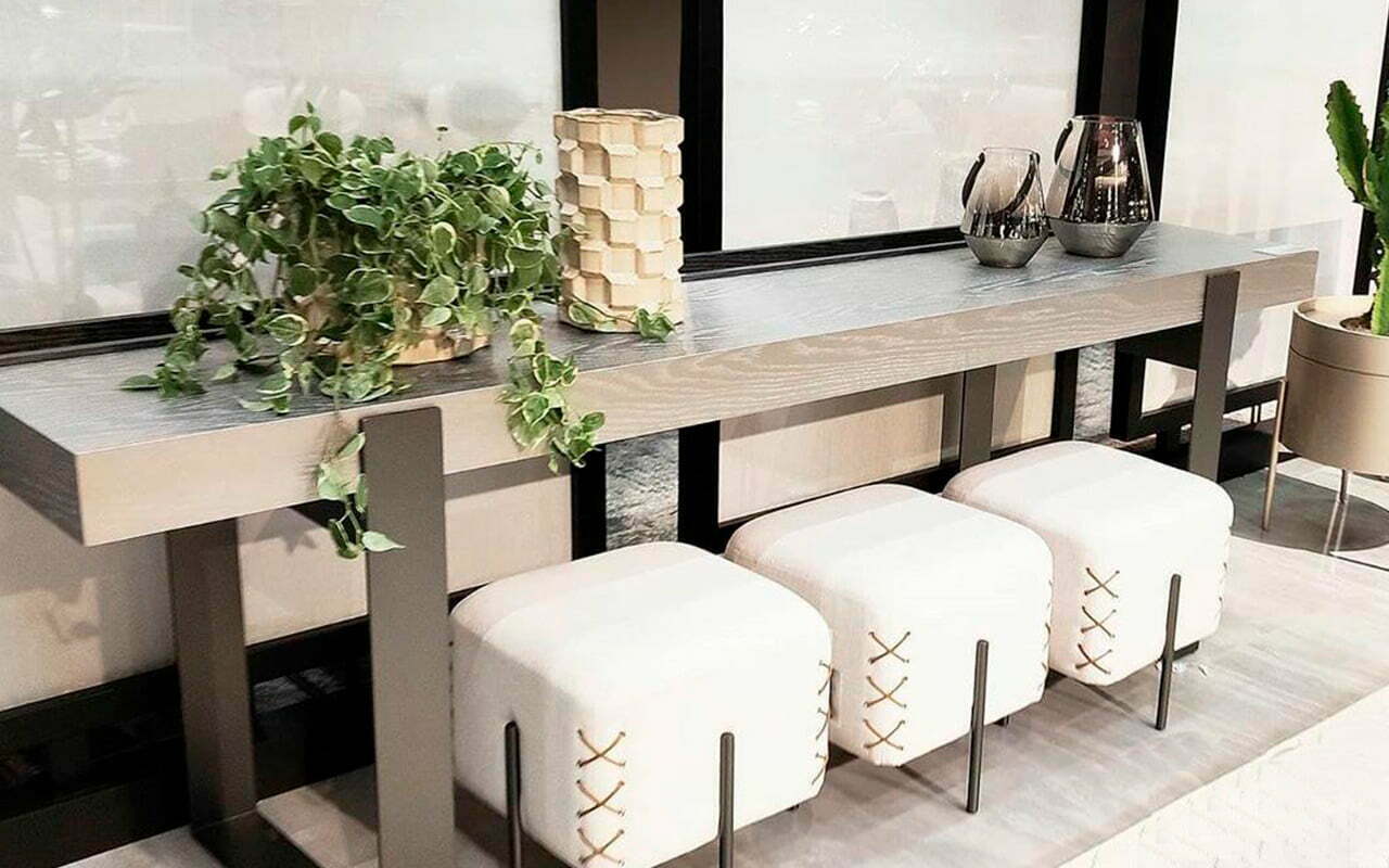 Aparador com plantas: toque de vida