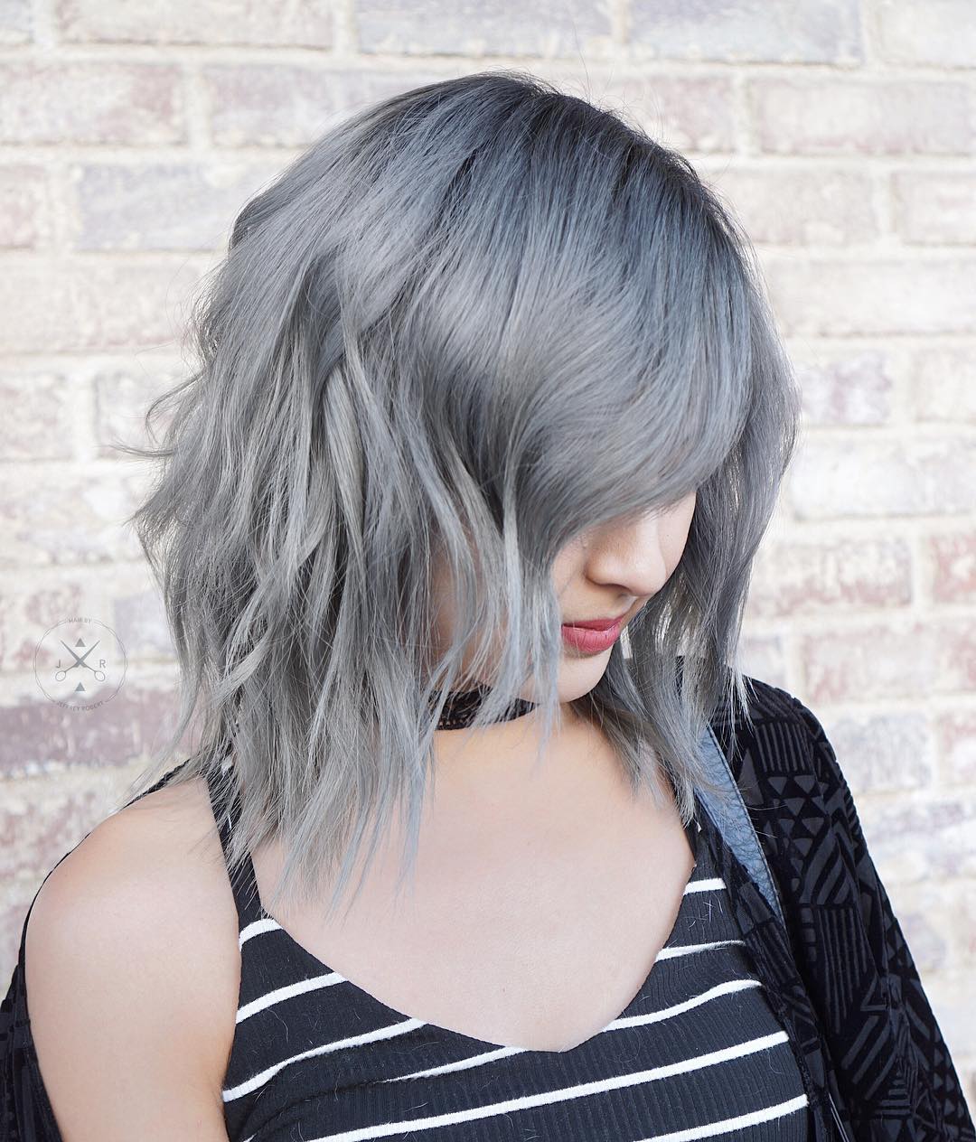 Produtos Essenciais para Manter o Cabelo Cinza Grafite Vibrante e Sem Desbotar