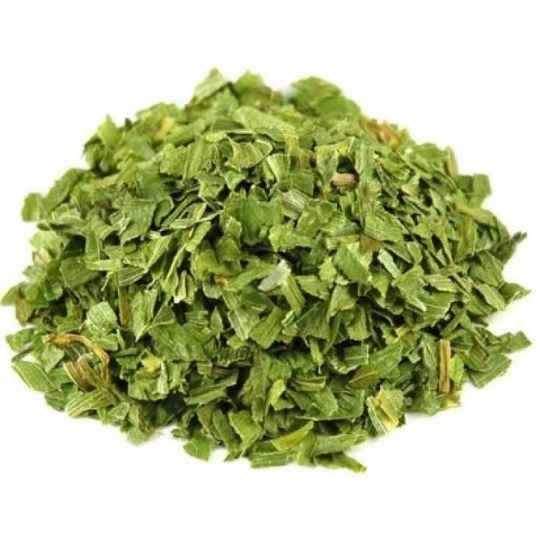 Guia Completo: Como Desidratar Cebolinha em Casa de 5 Maneiras Diferentes; Cebolinha Desidratada: O Segredo para Ter Tempero Fresco o Ano Todo; Micro-ondas