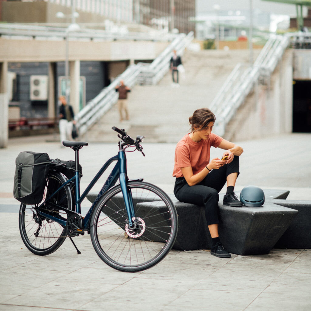 Pneus Slick vs. Cravados: O Impacto na Sua Pedalada Urbana