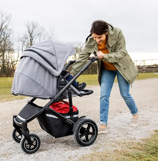 Manutenção e Limpeza: Dicas Essenciais para Conservar o Carrinho do Seu Bebê