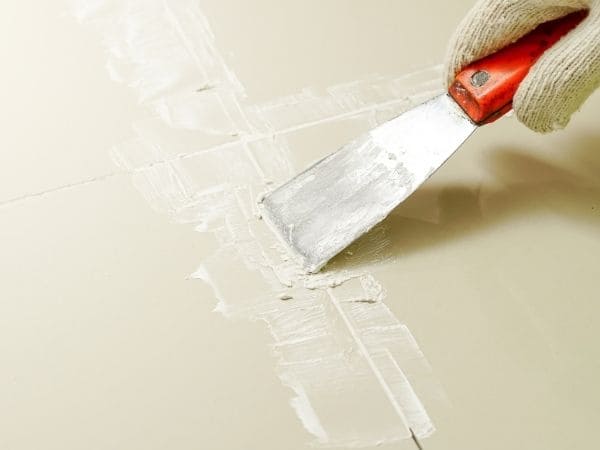 Diferenças cruciais entre rejunte cimentício, acrílico e epóxi