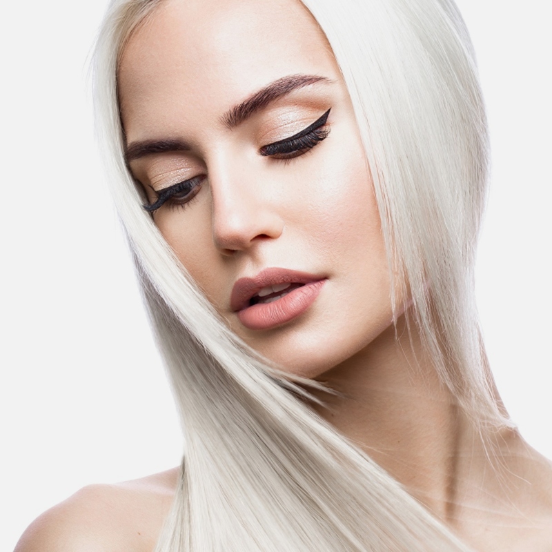 Banho de Brilho para Cabelos Loiros: Escureça suavemente e hidrate