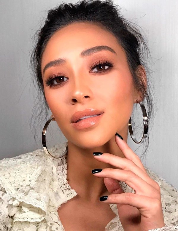 Maquiagem para Viagem: Dicas para se Maquiar em Qualquer Lugar (Sem Espelho!)