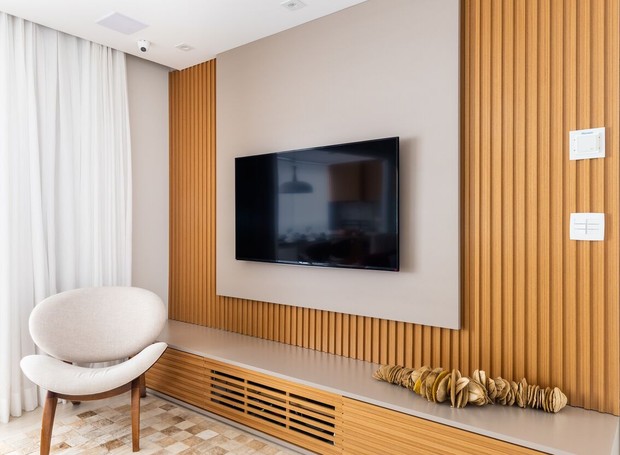 como fazer um painel ripado de madeira para tv