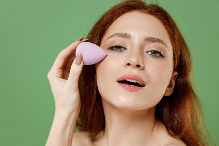 5 ideias de títulos:
1. Guia Completo: Como Lavar Sua Esponja de Maquiagem e Prolongar Sua Vida Útil
2. Os Perigos de Não Limpar Sua Esponja de Maquiagem: Um Alerta de Saúde
3. Métodos Rápidos e Eficazes para Higienizar Sua Esponja de Maquiagem
4. Esponja de Maquiagem: Quando é Hora de Trocar e Como Fazer a Limpeza Correta
5. Dicas de Especialistas: O Que Usar Para Limpar Sua Esponja de Maquiagem