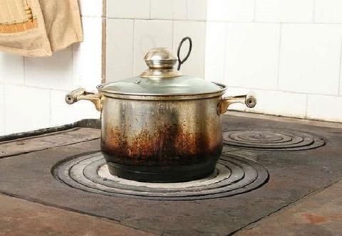 como limpar panela de inox manchada