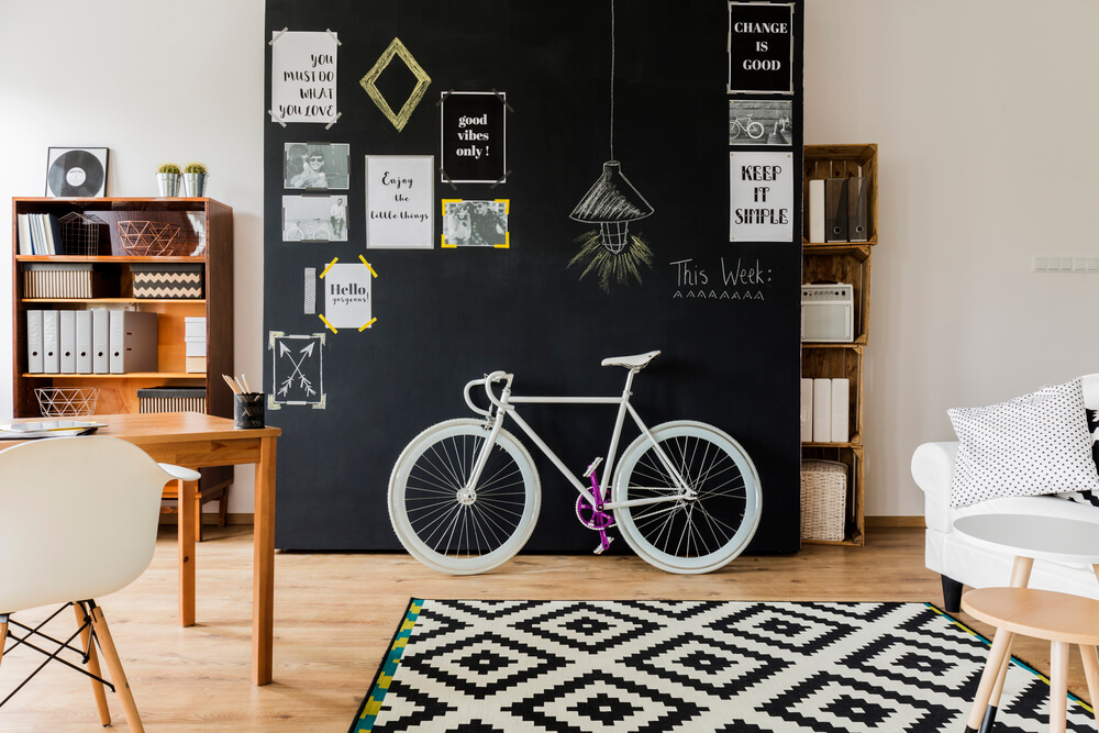 Como planejar o layout da sua Gallery Wall com apps e moldes de papel