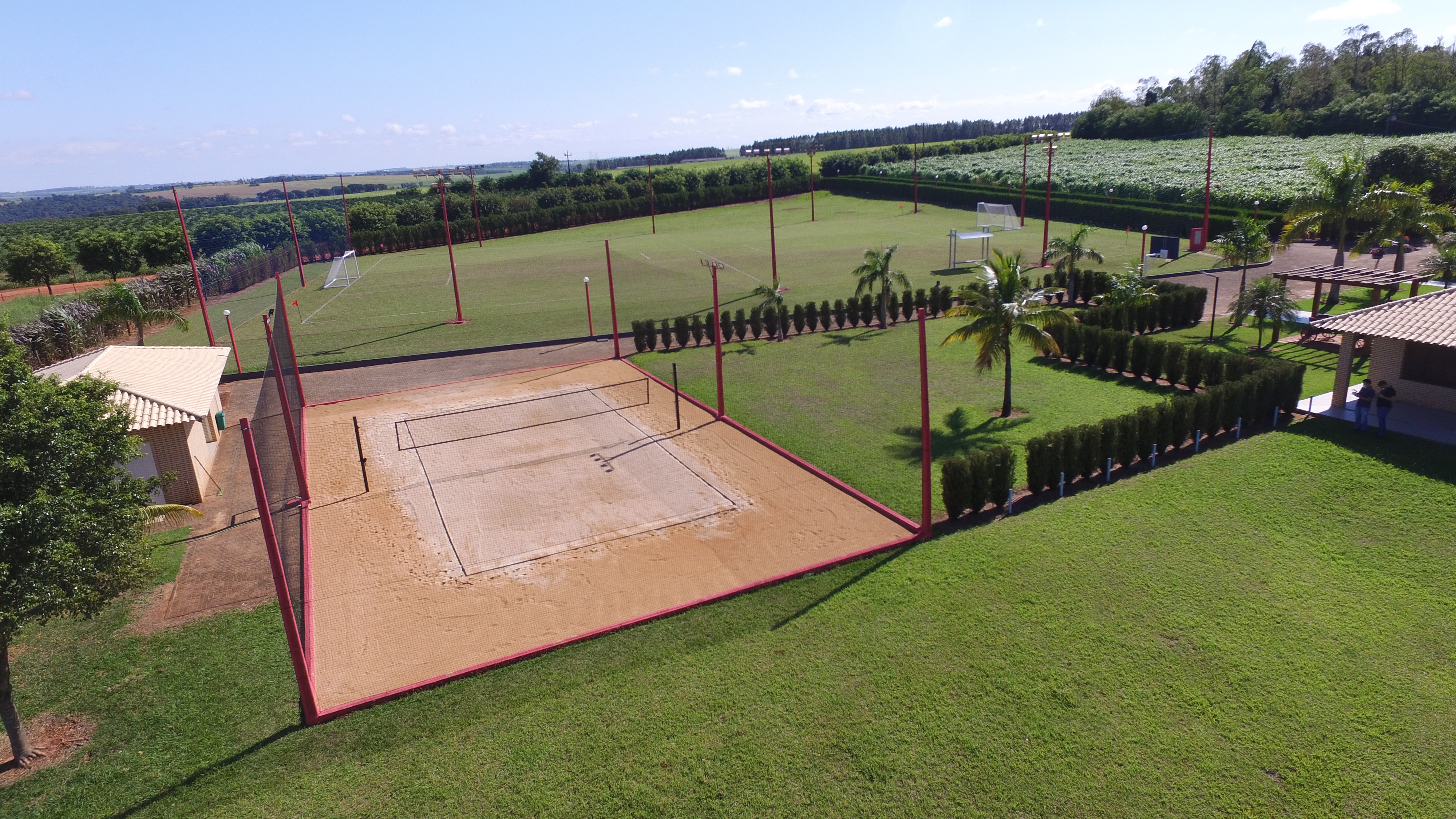 Guia Completo: Como Escolher a Areia Ideal para Sua Quadra de Beach Tennis