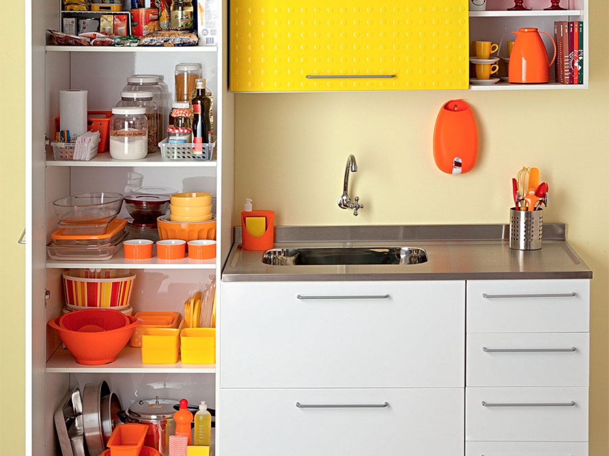 Os Melhores Organizadores para Armários de Cozinha Pequenos