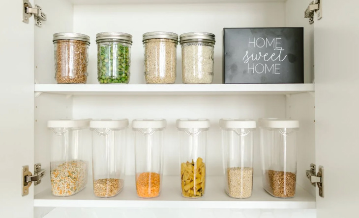 como organizar armário de cozinha