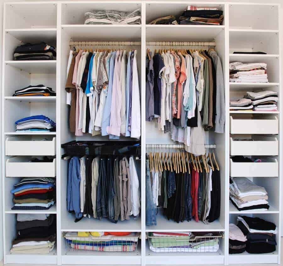25 dicas criativas para organizar guarda roupa pequeno
