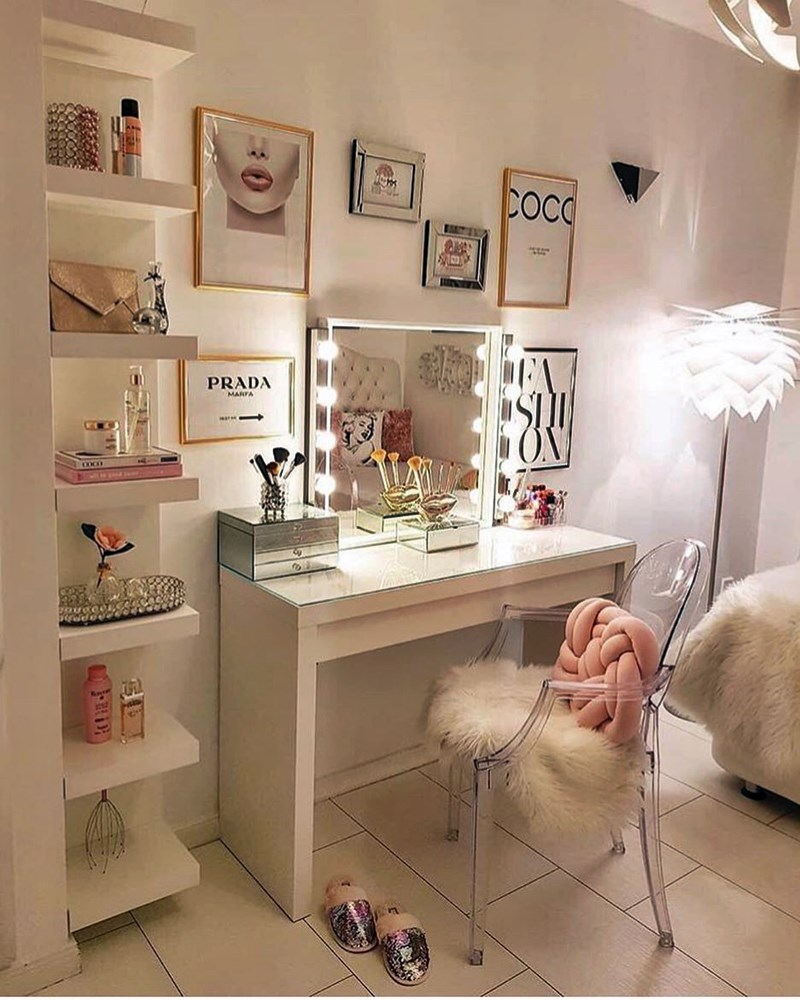 erros comuns ao organizar maquiagem em penteadeira pequena