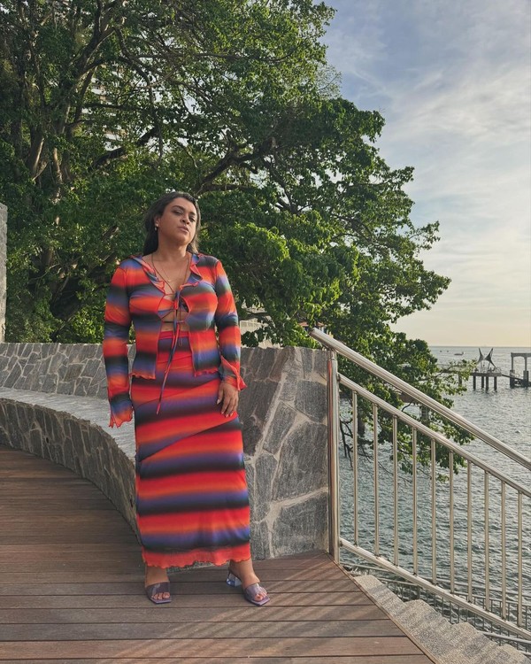 como se vestir para ir a praia