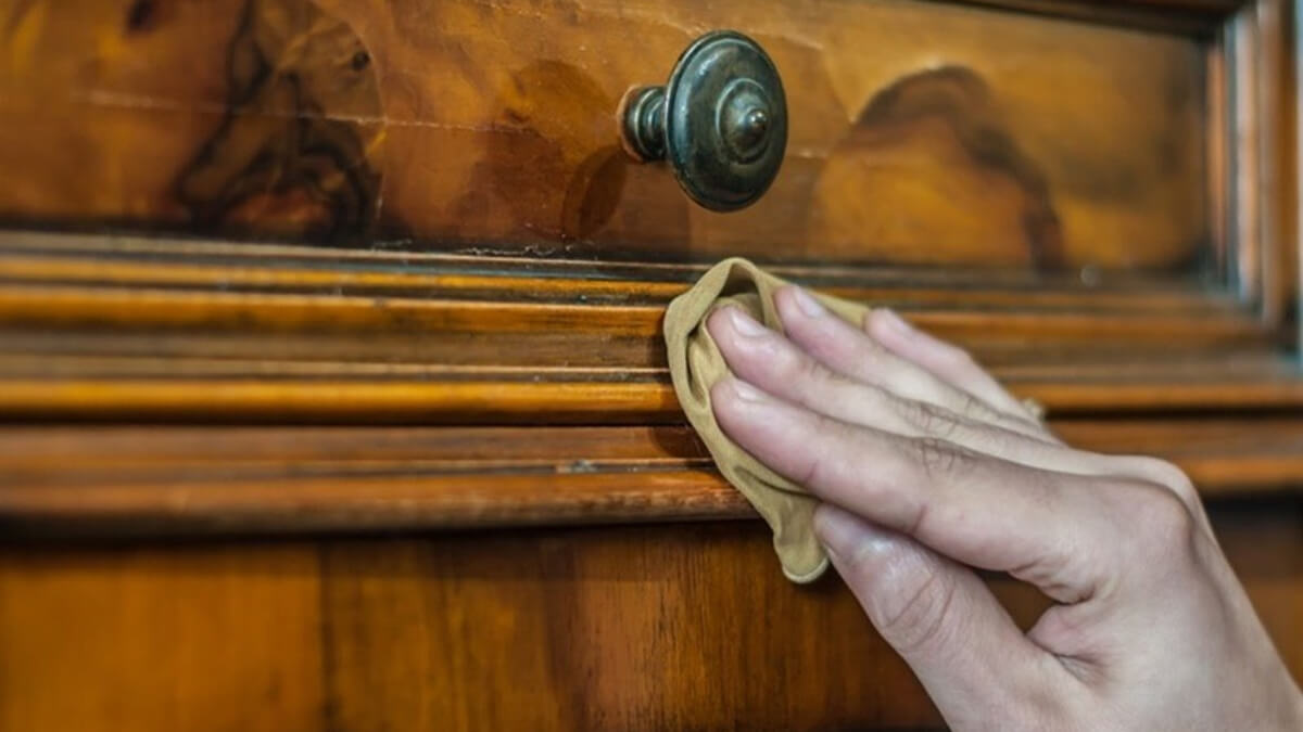 Receitas caseiras para limpar diferentes tipos de madeira