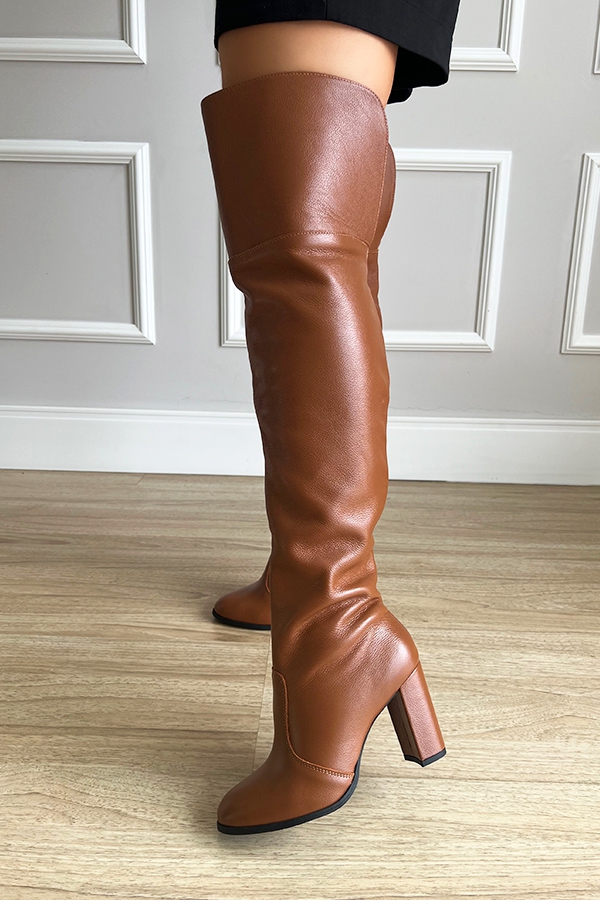 Bota Over The Knee: Salto Fino vs. Salto Bloco – Qual Escolher?