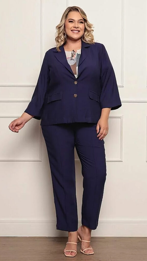 Conjunto alfaiataria feminino plus size com blazer alongado