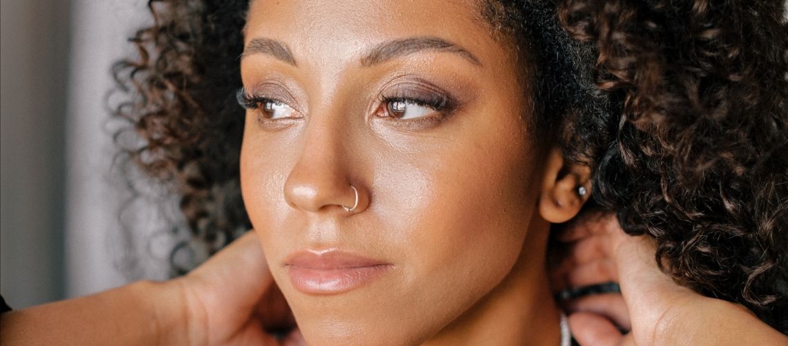 5 ideias de títulos:
1. Contorno de Nariz: Guia Completo para Afinar e Levantar
2. Técnicas de Contorno para Cada Formato de Nariz
3. Erros Comuns no Contorno de Nariz e Como Evitá-los
4. Produtos Essenciais para um Contorno de Nariz Perfeito
5. Contorno de Nariz: Do Básico ao Avançado para Iniciantes