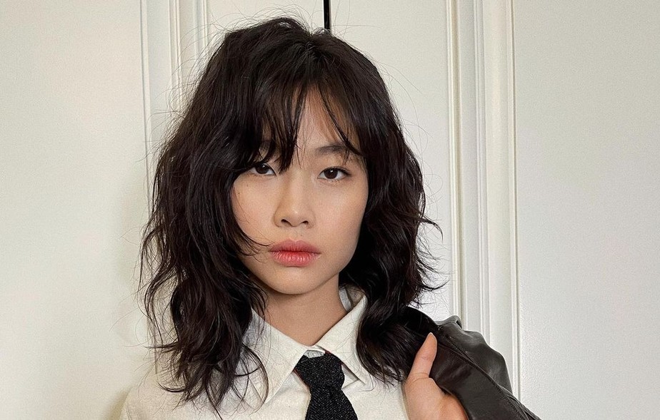 Guia Completo do Hush Cut Coreano: Volume e Leveza para seus Fios; Corte Coreano 'Dois em Um': A Versatilidade que Você Precisa em um Cabelo Curto; Shaggy Bob Coreano: Como Adotar a Tendência Despojada e Moderna; Franjas Coreanas: O Toque Essencial para seu Cabelo Curto Estilo K-Beauty; K-Beauty para Cabelos Curtos: Segredos Coreanos para Fios Saudáveis e Brilhantes