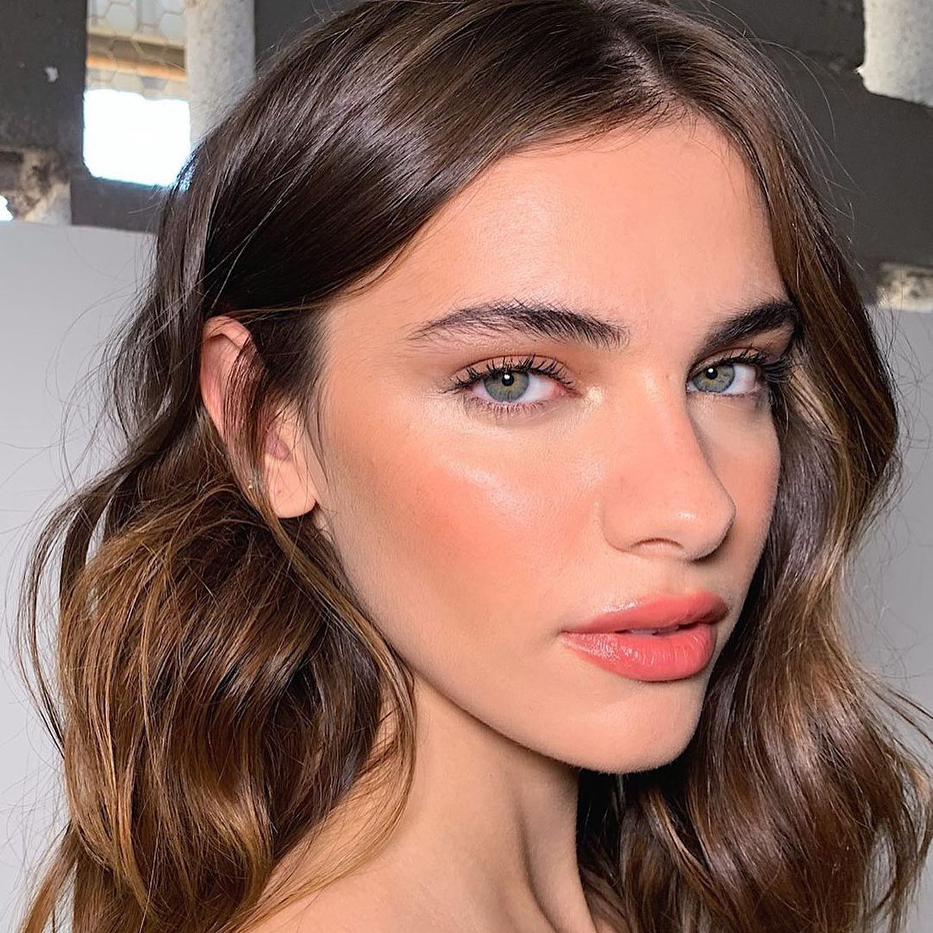 Como Escolher o Blush Perfeito para o Seu Tom de Pele