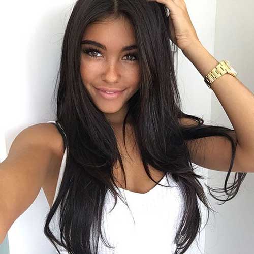 Guia Completo: Como Escolher a Cor de Cabelo Ideal para Seu Subtom de Pele Morena; Morena Iluminada: Tendências de Tons de Mel e Caramelo para 2025; Cabelos Ruivos para Morenas: Descubra os Tons de Marsala e Cobre que Realçam sua Beleza; Preto Intenso e Azulado: O Poder da Coloração para Peles Negras; Cronograma Capilar Pós-Coloração: Mantenha a Saúde e o Brilho dos Seus Fios Morenos