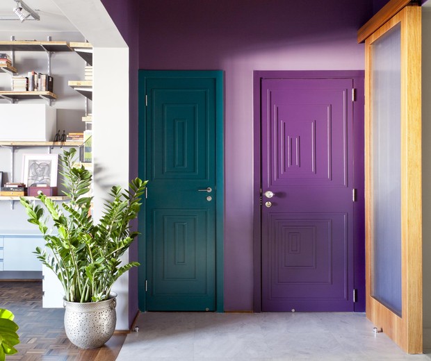 5 ideias de títulos:
1. As Cores de Portas de Madeira que Vão Dominar 2025/2026
2. Tendências em Cores para Portas: Do Natural ao Moderno
3. Como Escolher a Cor Perfeita para Sua Porta de Madeira
4. Verde Oliva e Azul Petróleo: As Cores do Momento para Portas
5. Dicas de Combinação: Porta de Madeira e Rodapé Elegante