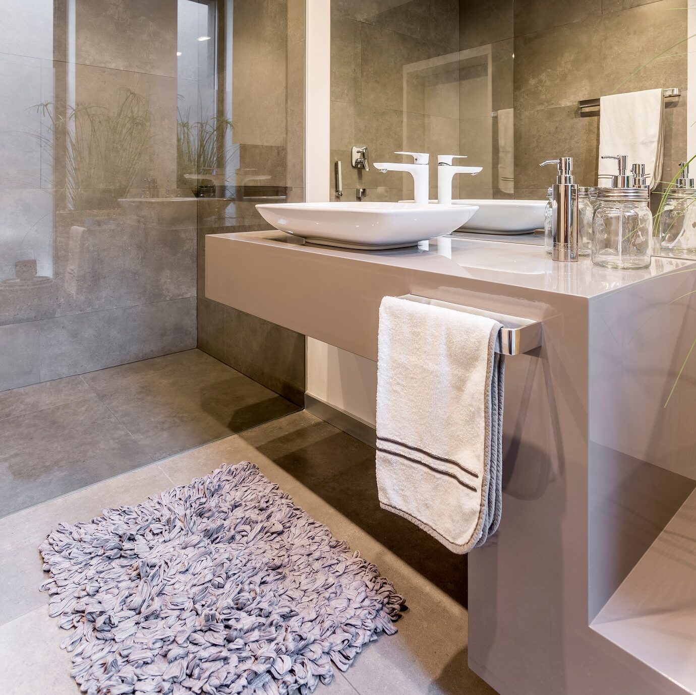 cores neutras para banheiro pequeno